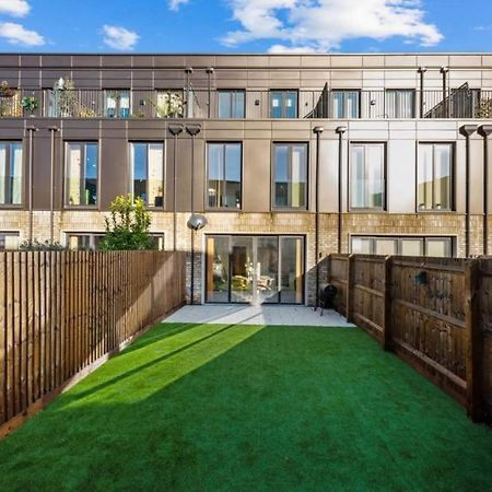 Вілла Amazing New Built Townhouse With Garden In London Гендон Екстер'єр фото