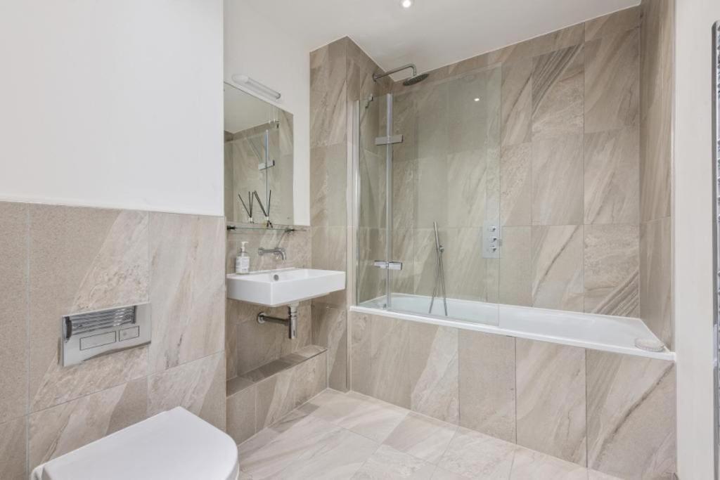 Вілла Amazing New Built Townhouse With Garden In London Гендон Екстер'єр фото
